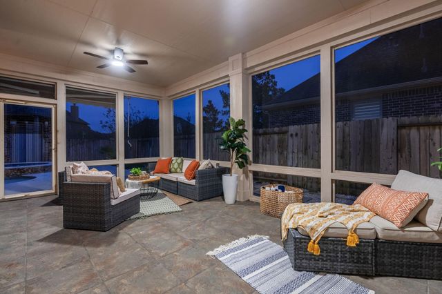 307 Arbor Ridge Lane, Conroe, TX 77384