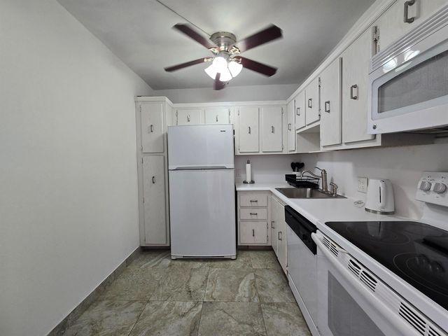 20335 W Country Club Drive 2208, Aventura, FL 33180