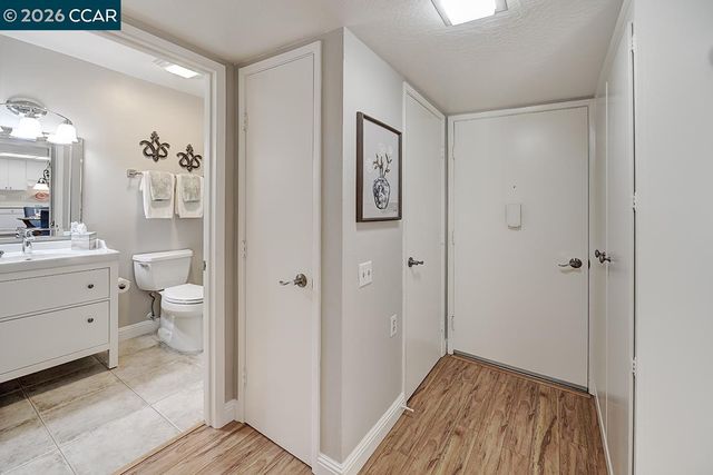1312 Skycrest 2, Walnut Creek, CA 94595