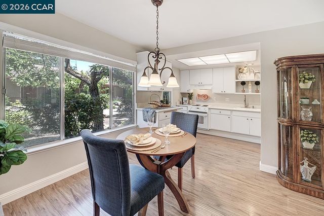 1312 Skycrest 2, Walnut Creek, CA 94595
