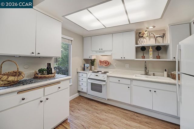 1312 Skycrest 2, Walnut Creek, CA 94595