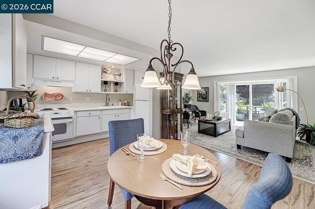1312 Skycrest 2, Walnut Creek, CA 94595