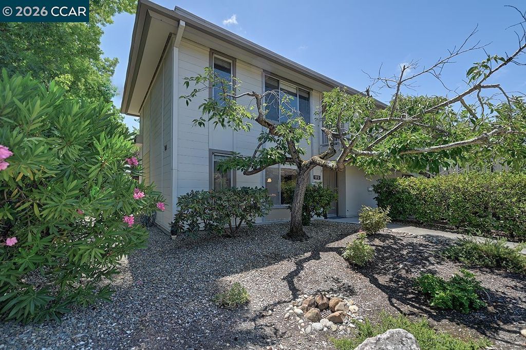 1312 Skycrest 2, Walnut Creek, CA 94595