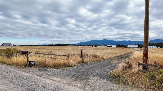 24810 N Orchard Bluff Rd, Chattaroy, WA 99003