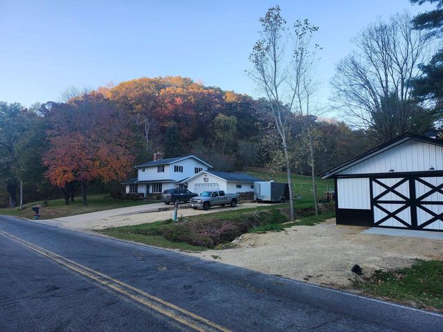 E10880 County Road P, Westby, WI 54667