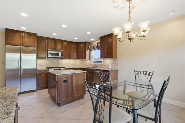 8238 W Balmoral Avenue, Chicago, IL 60656
