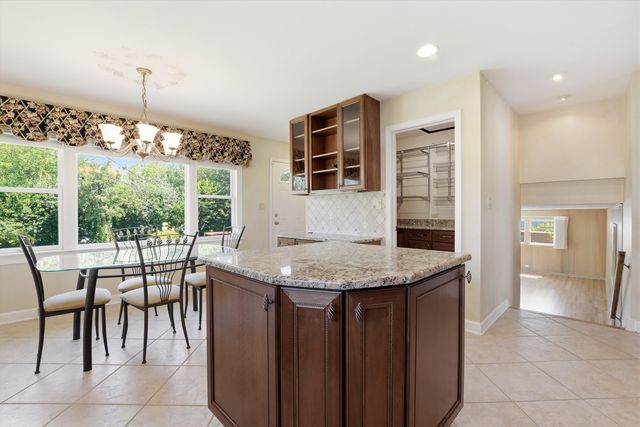 8238 W Balmoral Avenue, Chicago, IL 60656