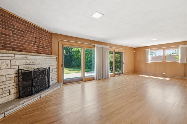 8238 W Balmoral Avenue, Chicago, IL 60656
