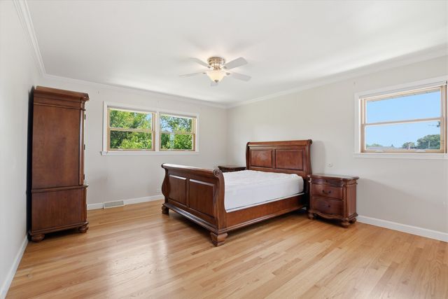8238 W Balmoral Avenue, Chicago, IL 60656