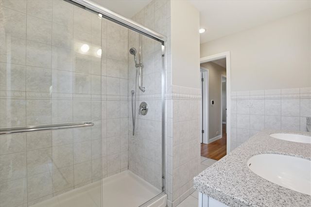8238 W Balmoral Avenue, Chicago, IL 60656