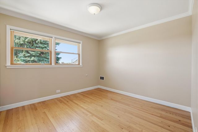8238 W Balmoral Avenue, Chicago, IL 60656