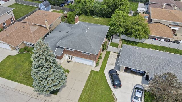 8238 W Balmoral Avenue, Chicago, IL 60656