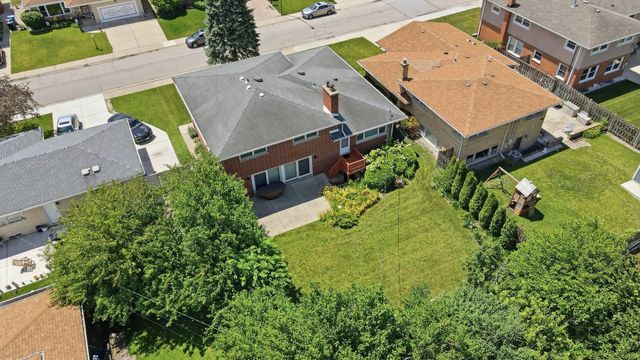 8238 W Balmoral Avenue, Chicago, IL 60656