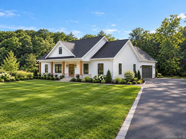 153 S Quaker Lane, Hyde Park, NY 12538