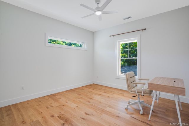 153 S Quaker Lane, Hyde Park, NY 12538