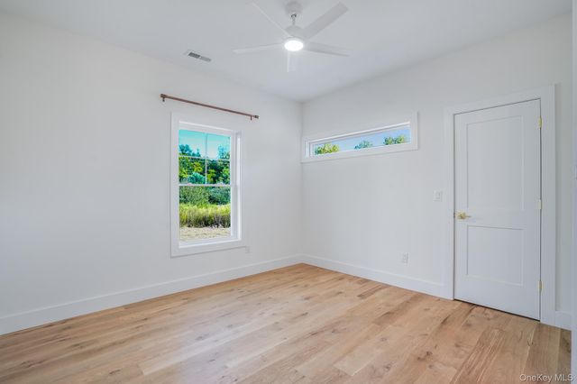 153 S Quaker Lane, Hyde Park, NY 12538