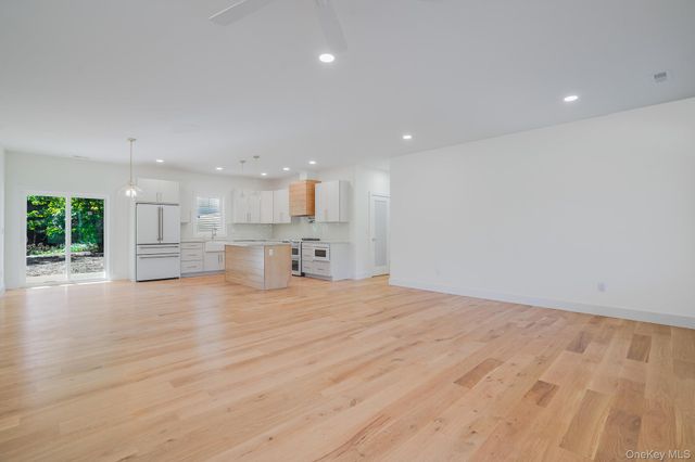 153 S Quaker Lane, Hyde Park, NY 12538