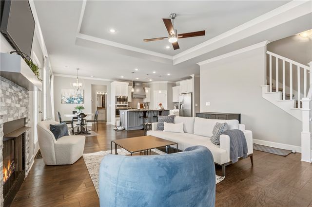 2407 SW 18th Street, Bentonville, AR 72713