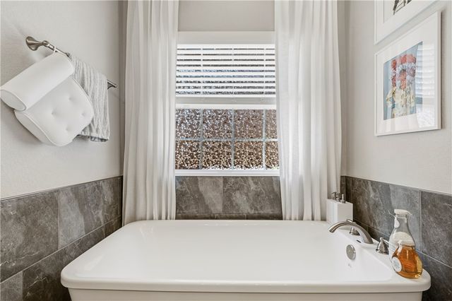 2407 SW 18th Street, Bentonville, AR 72713