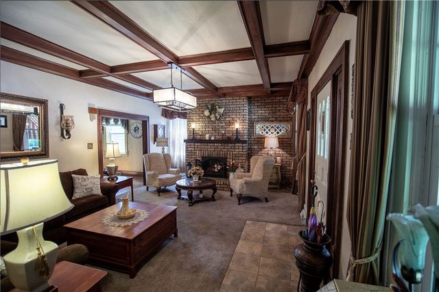156 Taylor Ave, Beaver, PA 15009