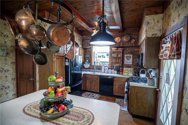 156 Taylor Ave, Beaver, PA 15009