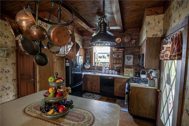 156 Taylor Ave, Beaver, PA 15009