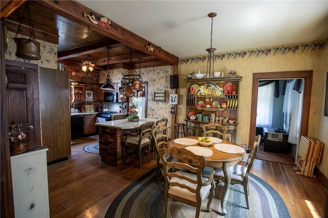 156 Taylor Ave, Beaver, PA 15009