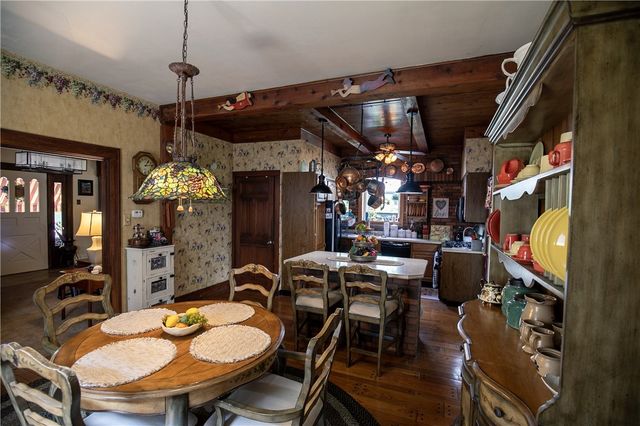 156 Taylor Ave, Beaver, PA 15009