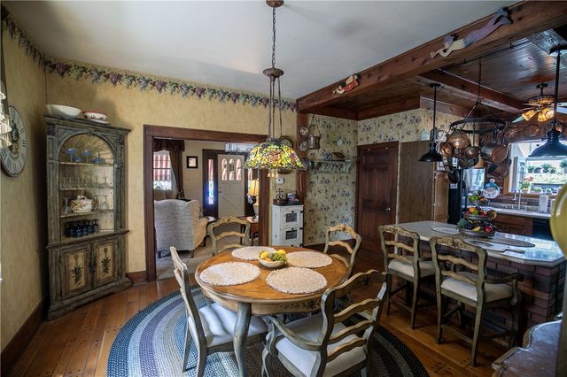 156 Taylor Ave, Beaver, PA 15009