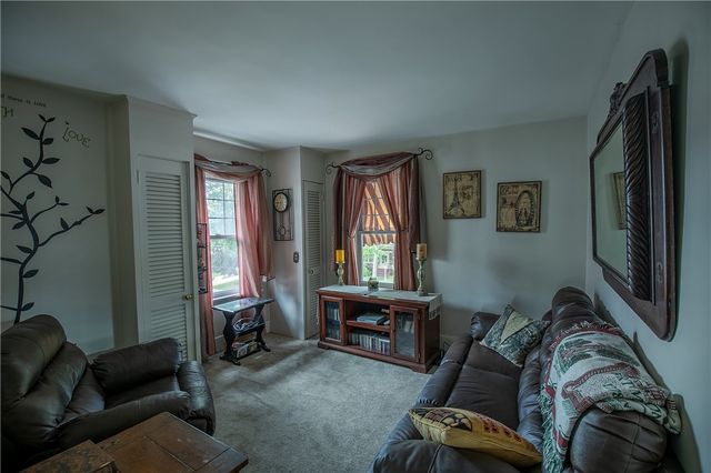 156 Taylor Ave, Beaver, PA 15009