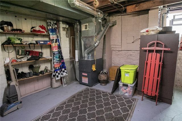 156 Taylor Ave, Beaver, PA 15009