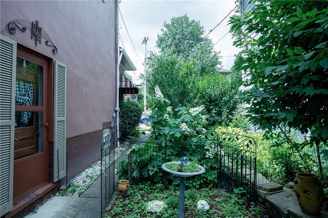 156 Taylor Ave, Beaver, PA 15009