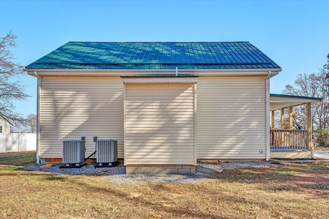 1088 Piney Grove School Road, Moneta, VA 24121