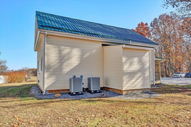 1088 Piney Grove School Road, Moneta, VA 24121