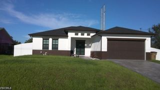 810 Floyd AVE S, Lehigh Acres, FL 33976