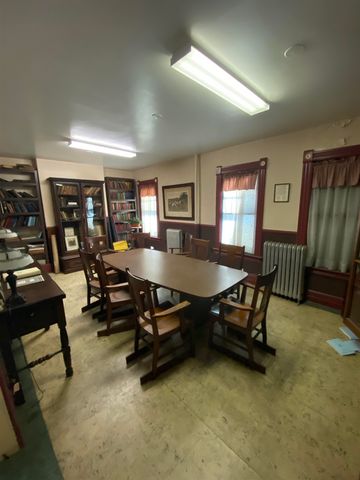 196 Main Street, Brattleboro, VT 05301