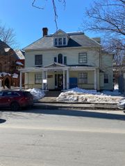 196 Main Street, Brattleboro, VT 05301