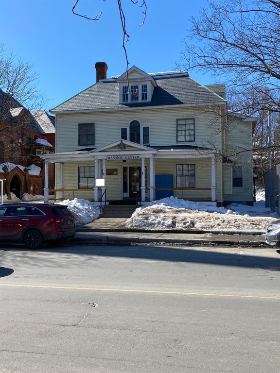 196 Main Street, Brattleboro, VT 05301