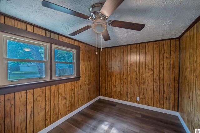 1220 Markham Ave, Paducah, KY 42003