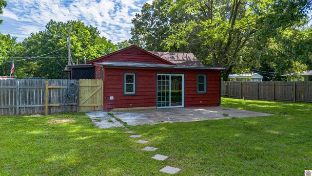 1220 Markham Ave, Paducah, KY 42003