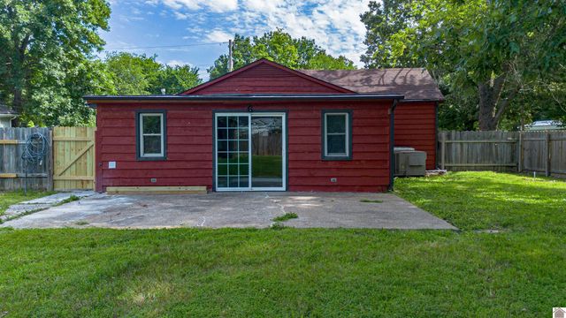 1220 Markham Ave, Paducah, KY 42003