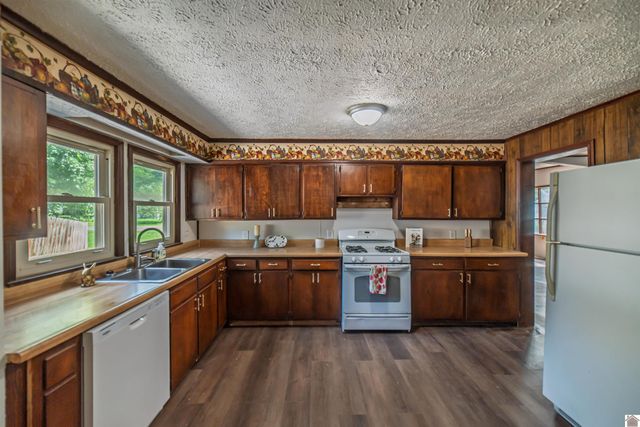 1220 Markham Ave, Paducah, KY 42003