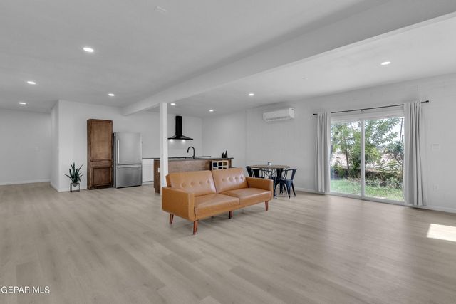 8720 Aranda Lane, El Paso, TX 79907