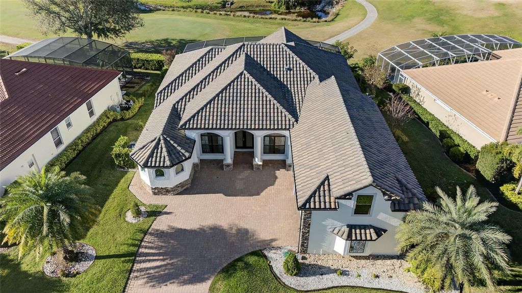 Image 2 of property listing at 2776 KISSIMMEE BAY CIRCLE, Kissimmee, FL 34744