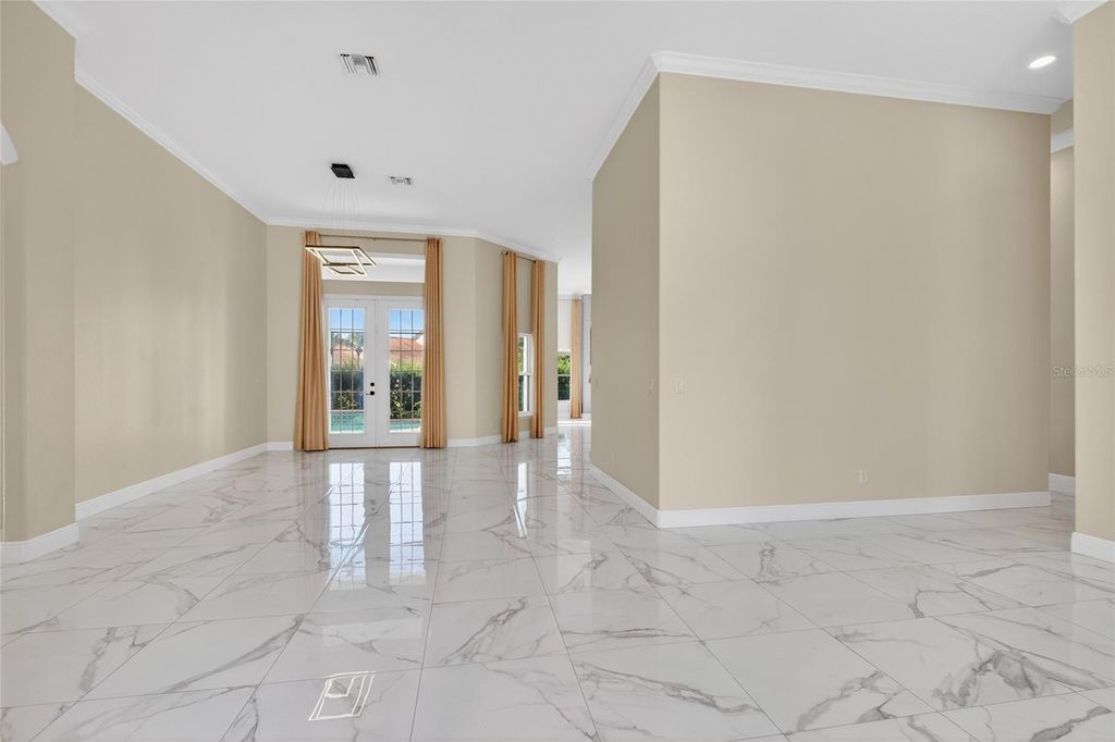 Image 16 of property listing at 2776 KISSIMMEE BAY CIRCLE, Kissimmee, FL 34744