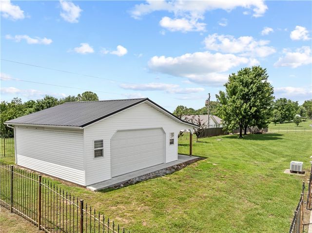 2562 Prairie View Road, Harrison, AR 72601