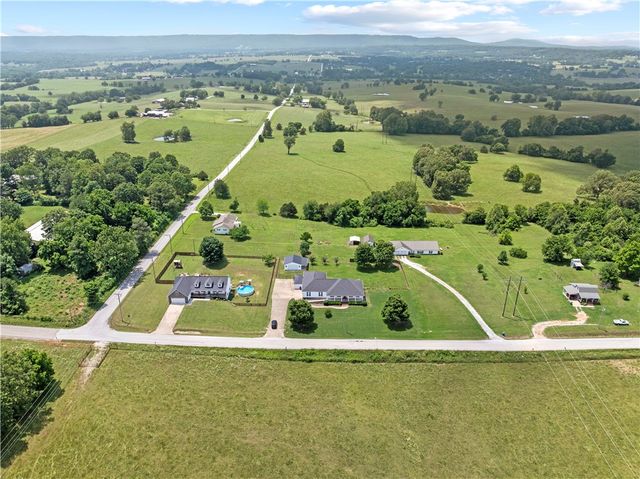 2562 Prairie View Road, Harrison, AR 72601