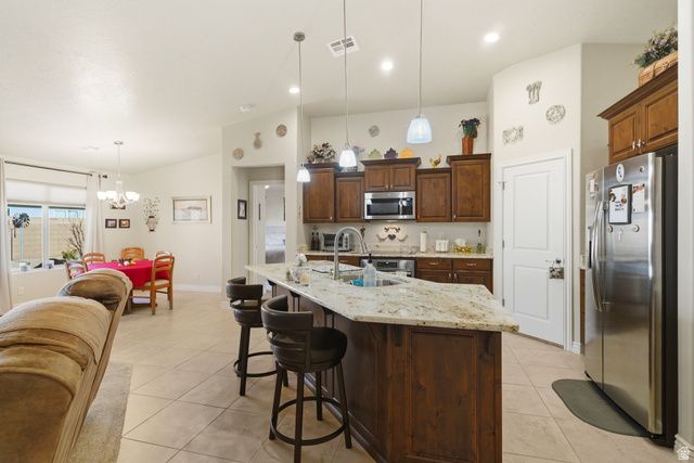 925 E 3900 S, Washington, UT 84780