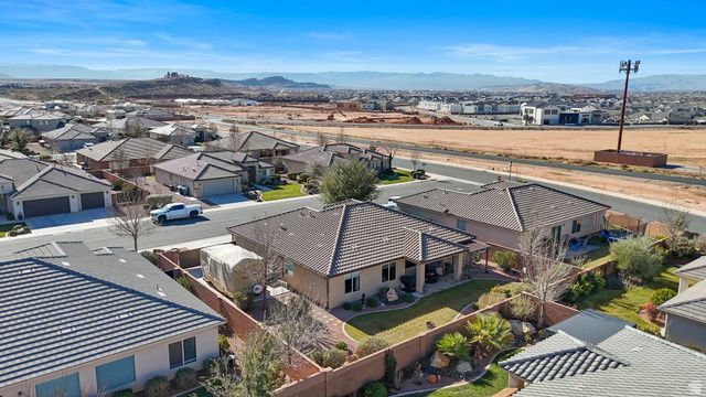 925 E 3900 S, Washington, UT 84780