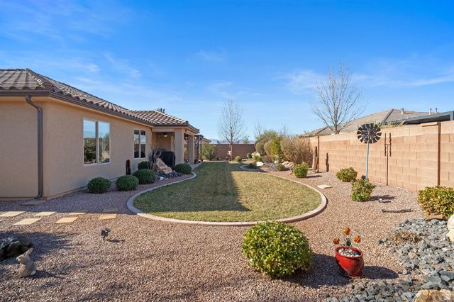 925 E 3900 S, Washington, UT 84780